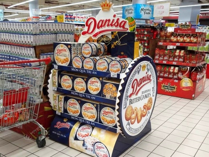 Posm quảng cáo trưng bày sản phẩm ấn tượng trong siêu thị