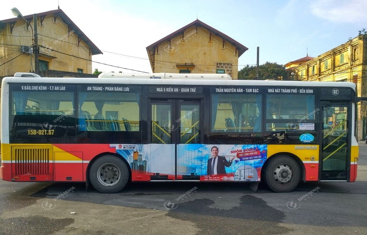Nhôm Đông Á quảng cáo trên xe bus Hải Phòng