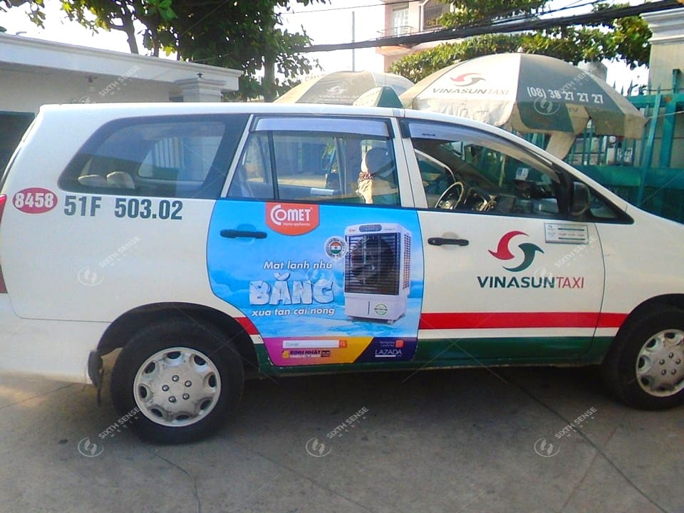 COMET quảng cáo trên xe taxi Vinasun