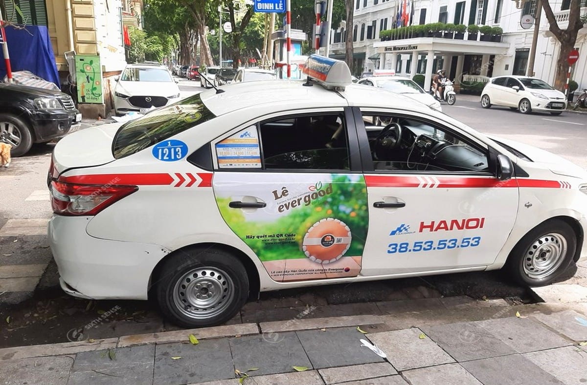 Lê Hàn Quốc EverGood quảng cáo trên xe taxi Group