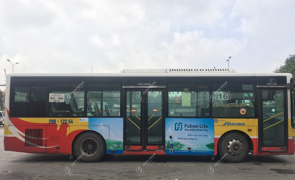 Bảo hiểm Fubon Life quảng cáo trên xe bus Hà Nội