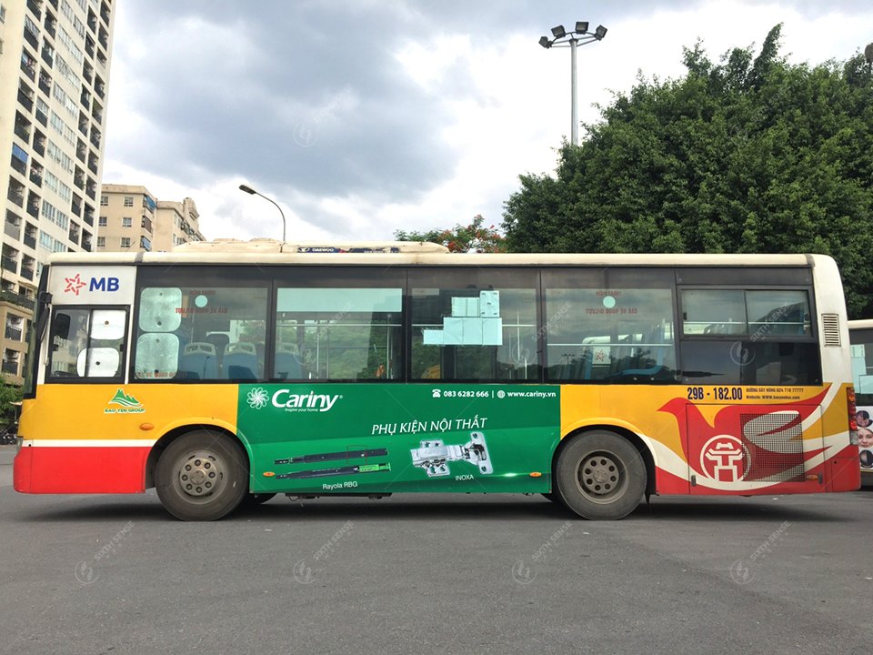Phụ kiện nội thất Cariny và quảng cáo xe bus Hà Nội