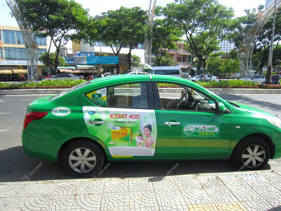 Mega Wecare quảng cáo trên xe taxi năm 2017
