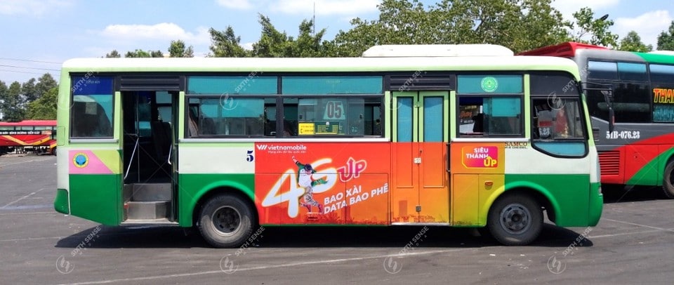 Chiến dịch quảng cáo trên xe bus của Vietnamobile tại Bình Dương