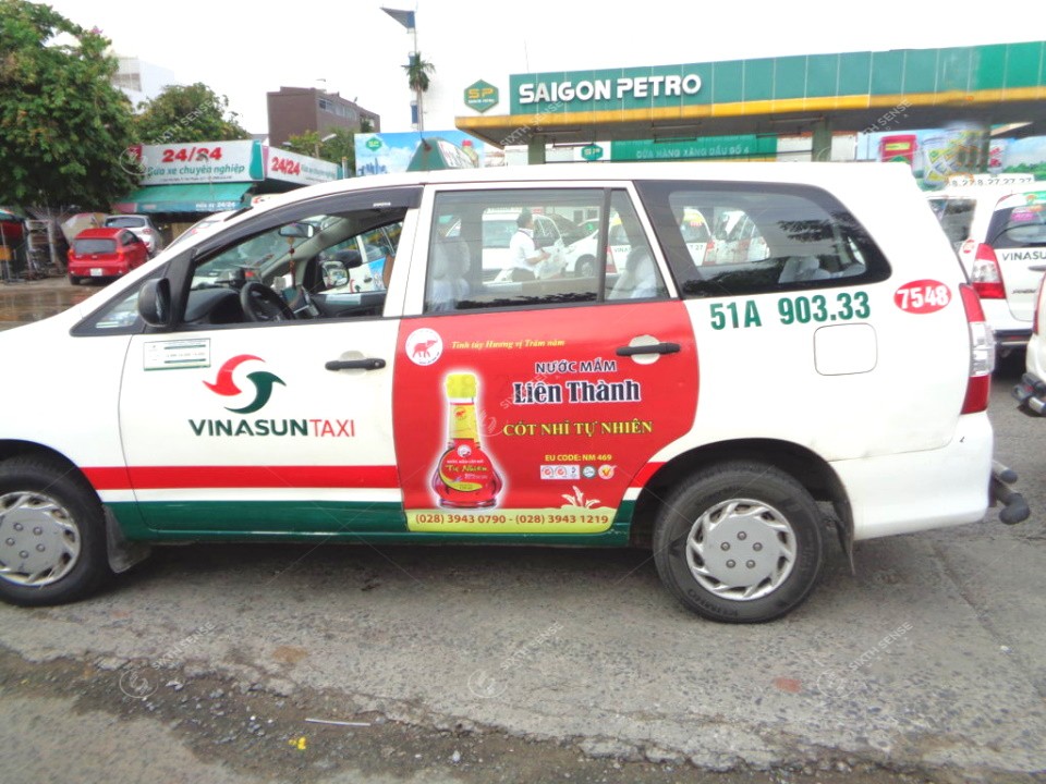 Nước mắm Liên Thành dán quảng cáo trên xe taxi Vinasun tại TPHCM