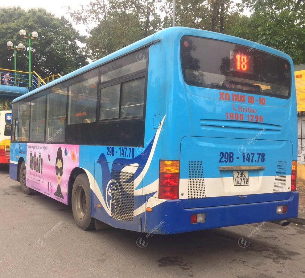 Nước hoa Mrs SSO quảng cáo trên xe bus tại Hà Nội