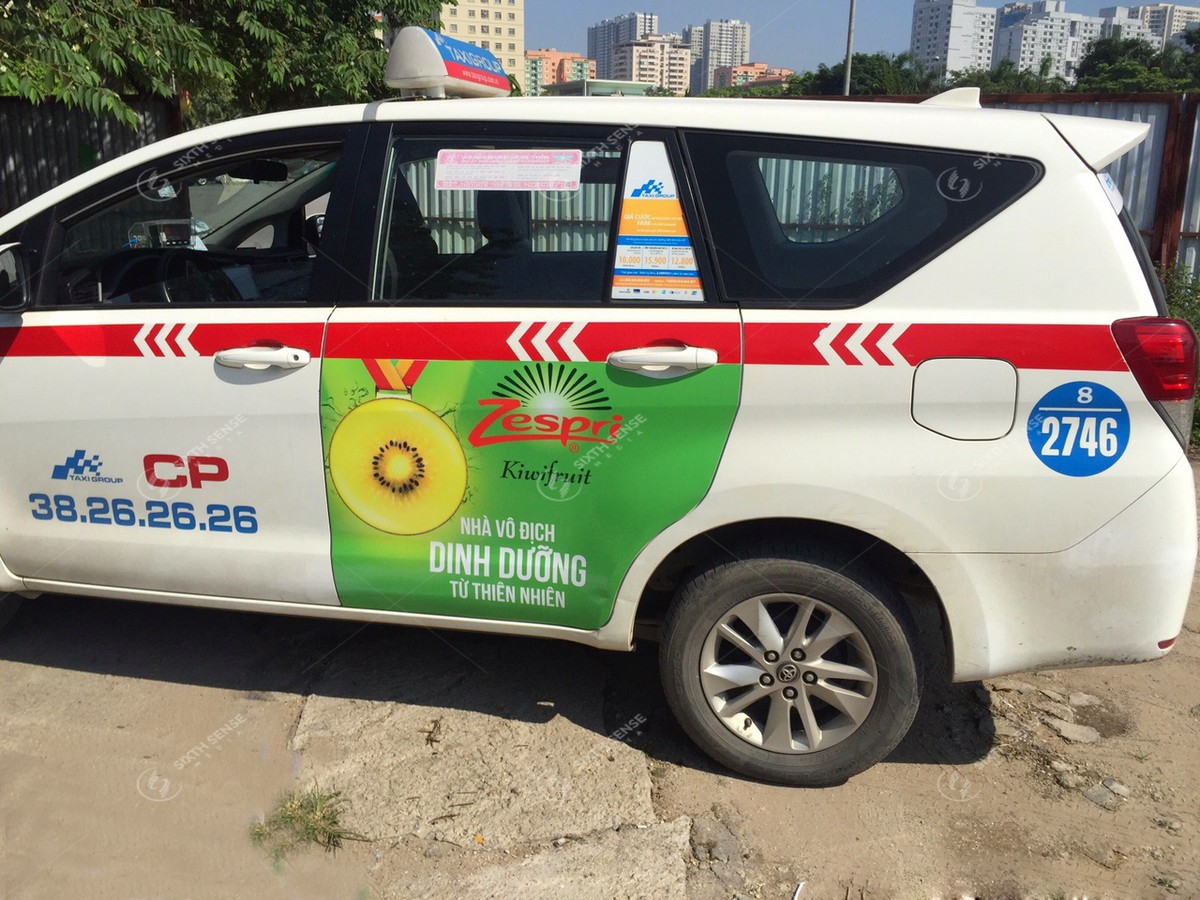 Kiwi Zespri dán quảng cáo trên xe taxi Group