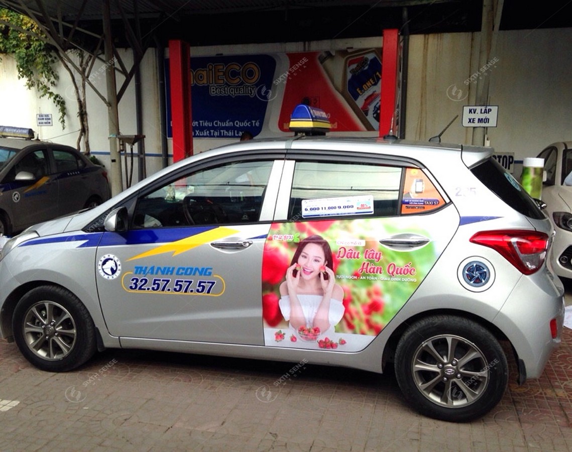 Dâu tây Hàn Quốc quảng cáo trên taxi Thành Công