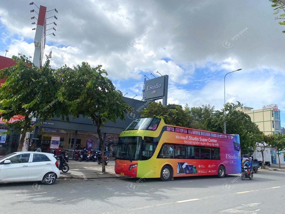 F.Studio Super Center tổ chức roadshow xe bus 2 tầng tại TPHCM