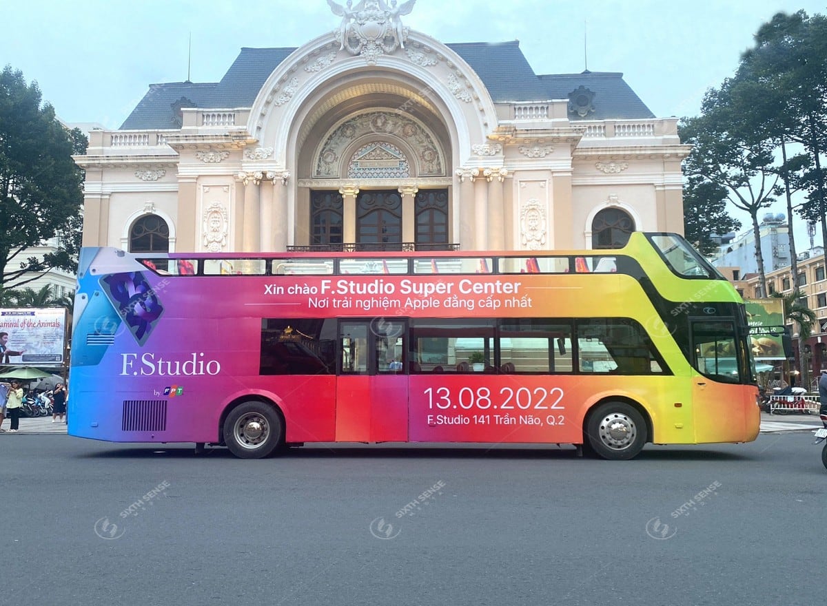 F.Studio Super Center tổ chức roadshow xe bus 2 tầng tại TPHCM