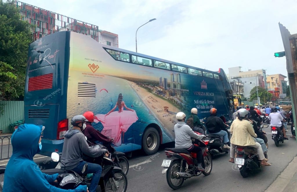 Roadshow xe bus 2 tầng giới thiệu dự án Venezia Beach Hồ Tràm tại TPHCM