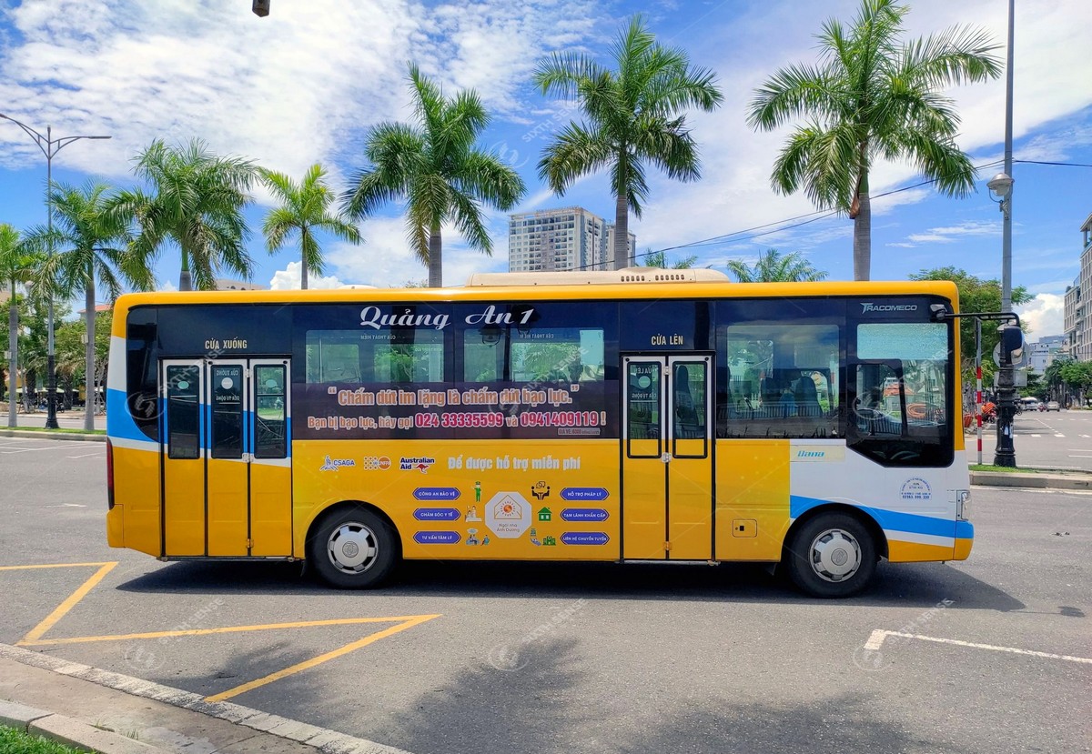 CSAGA tuyên truyền chấm dứt bạo lực bằng quảng cáo trên xe bus Đà Nẵng