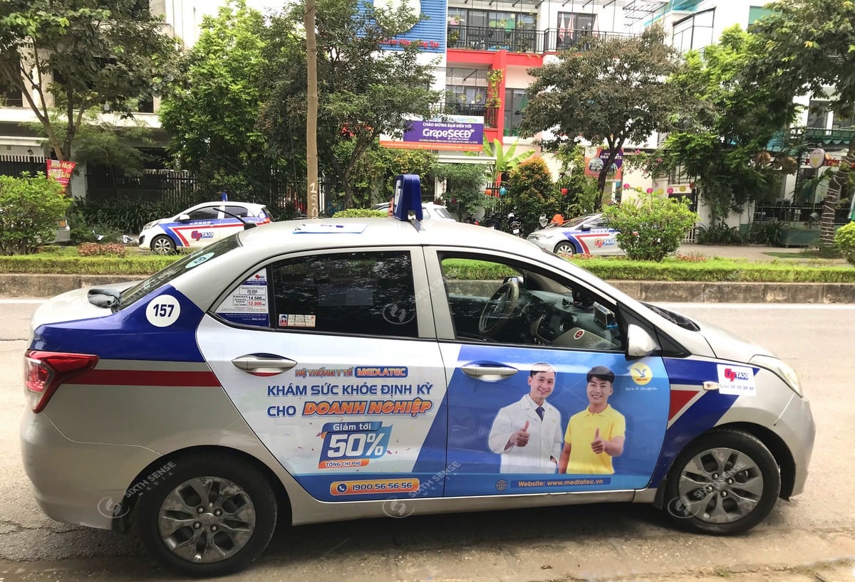 Medlatec quảng cáo gói khám sức khỏe doanh nghiệp trên taxi G7