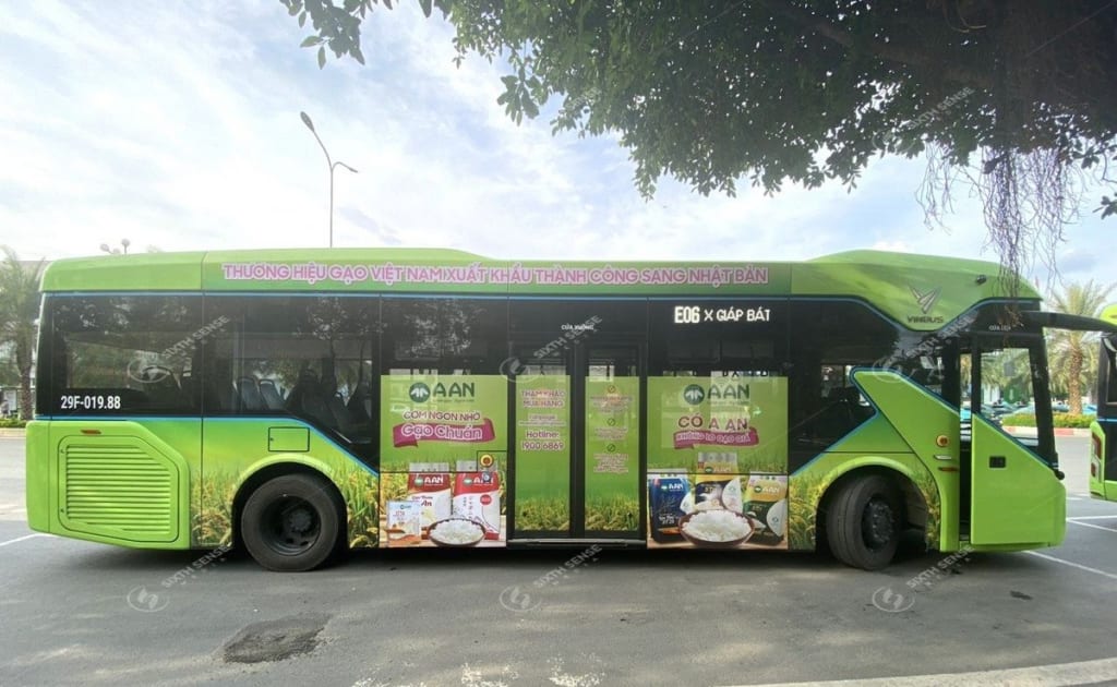 Gạo Aan quảng cáo trên xe VinBus