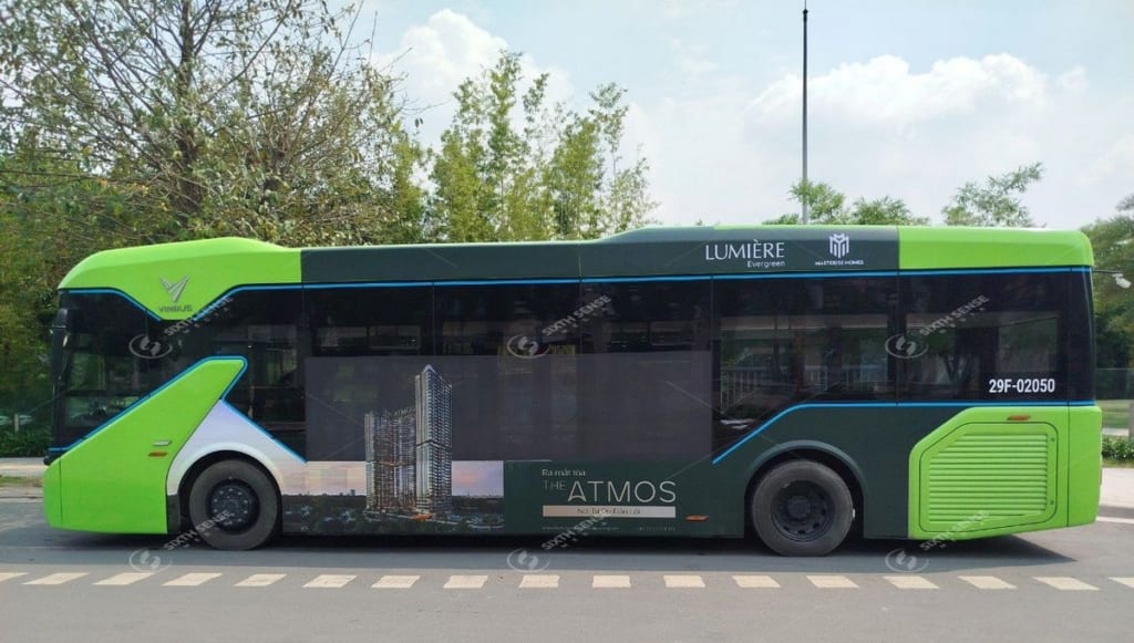 Quảng cáo dự án Lumiere trên xe bus điện VinBus