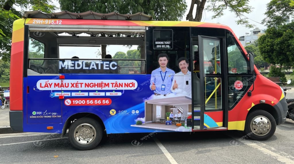 Medlatec quảng cáo trên xe bus City Tour 03 tại Hà Nội