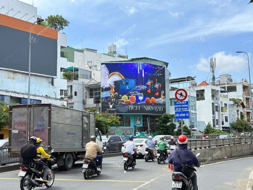 Tai Thong Bakery quảng cáo trên màn hình led ngoài trời tại TPHCM