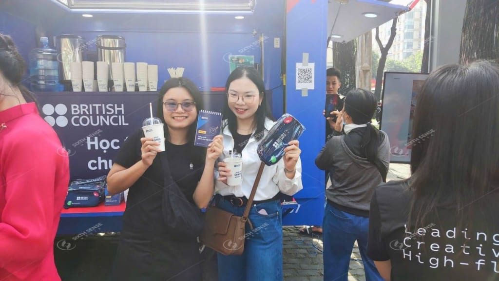 Tổ chức activation xe tải cánh dơi cho British Council Vietnam