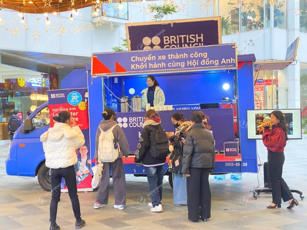 Tổ chức activation xe tải cánh dơi cho British Council Vietnam