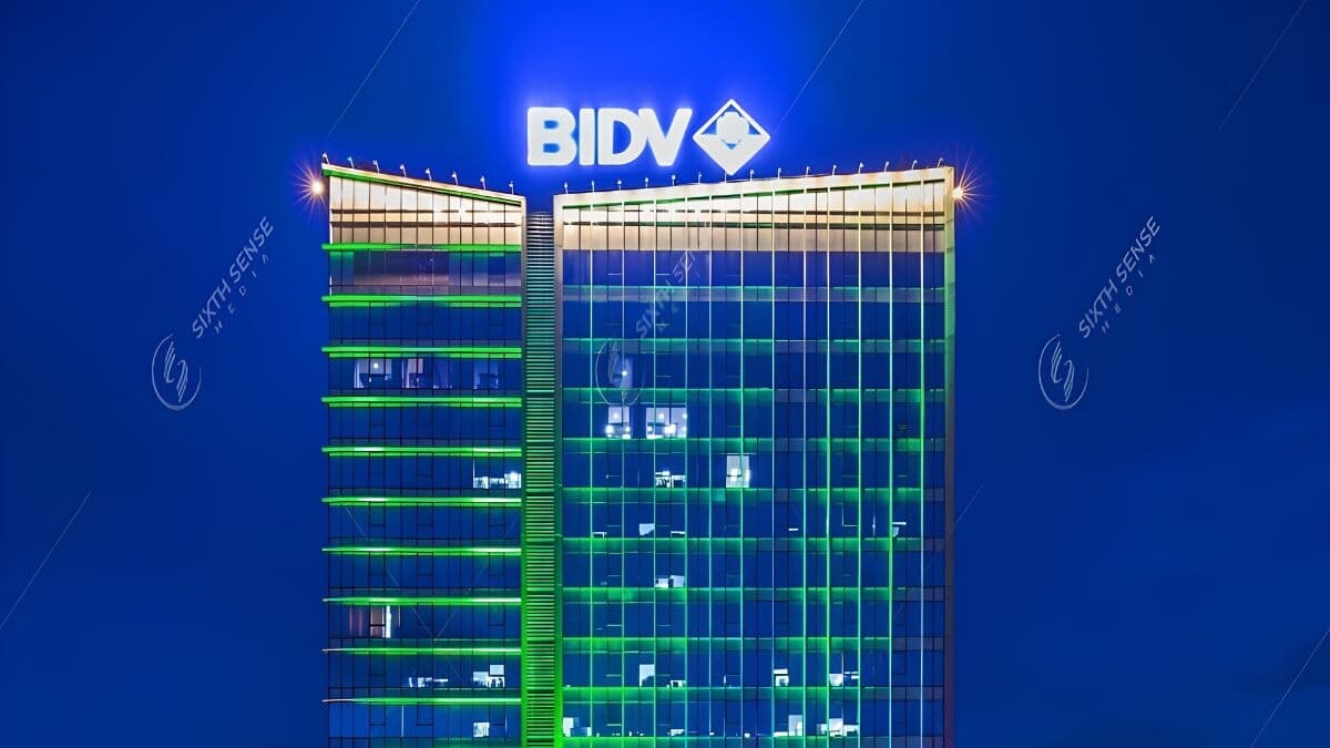 Các Hình Thức Quảng Cáo Trên Nóc Tòa Nhà- Biển Chữ Nổi Và Logo Thương Hiệu