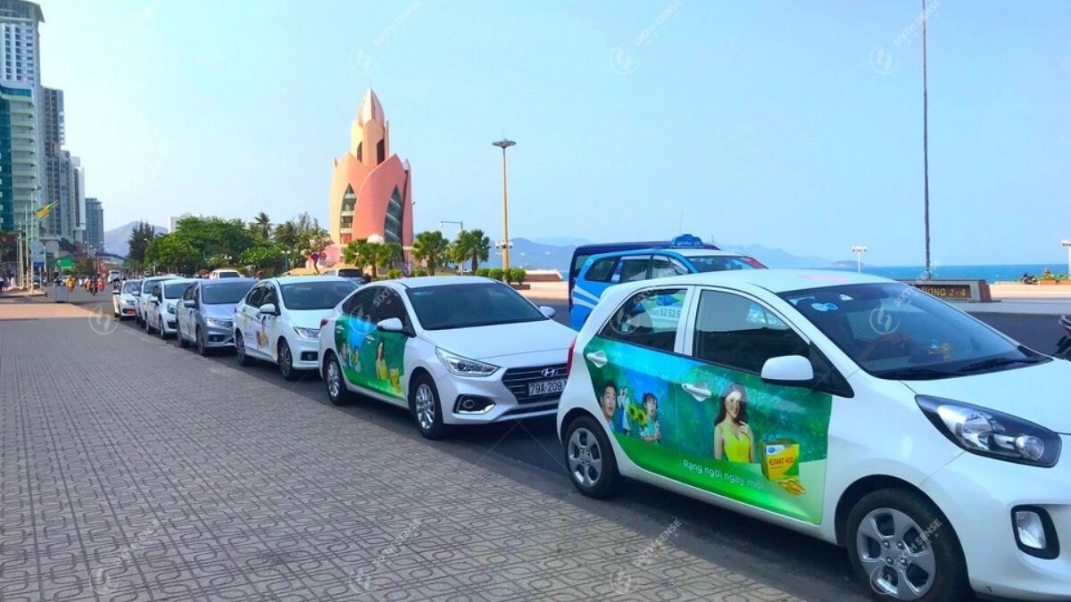 Dán Quảng Cáo Xe Ô Tô Kết Hợp Roadshow