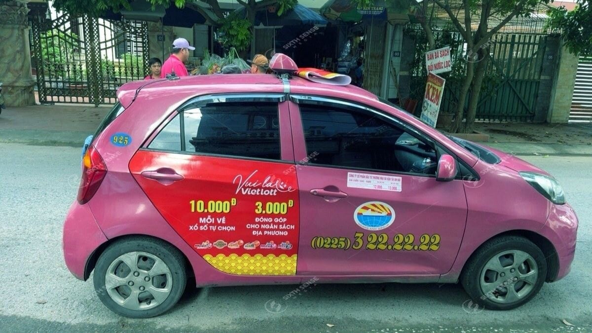 Yếu Tố Ảnh Hưởng Đến Giá Quảng Cáo Trên Taxi
