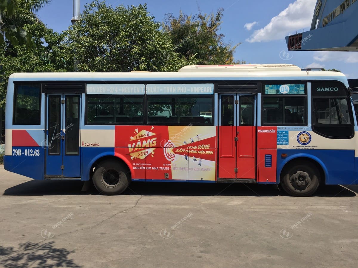 Quảng cáo xe bus toàn quốc mừng sinh nhật Điện máy Nguyễn Kim