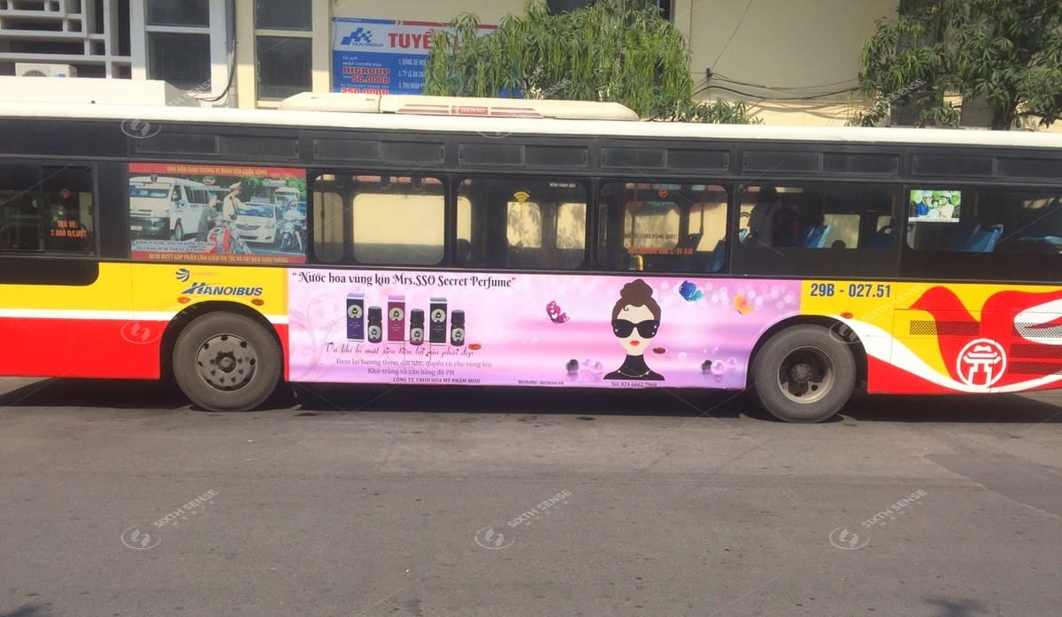 Nước hoa Mrs SSO quảng cáo trên xe bus tại Hà Nội