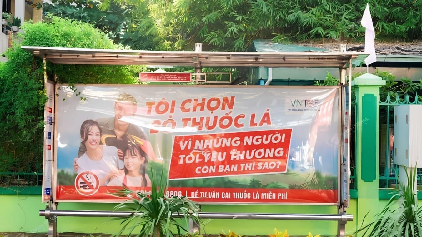 Quảng cáo nhà chờ xe bus cho chiến dịch “Phòng chống tác hại thuốc lá năm 2025” 2
