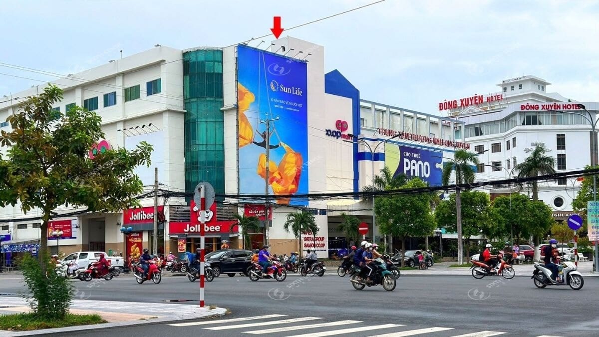 Pano, Billboard Và Biển Quảng Cáo Ngoài Mặt Tiền Co.opmart