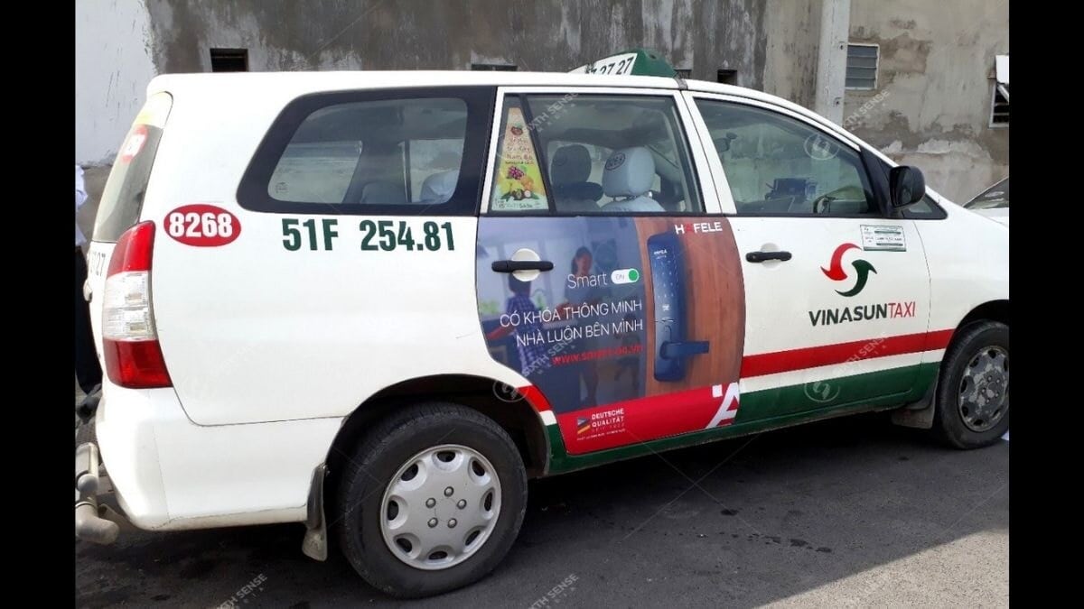 Quảng Cáo Trên 2 Cánh Cửa Sau Taxi Vinasun