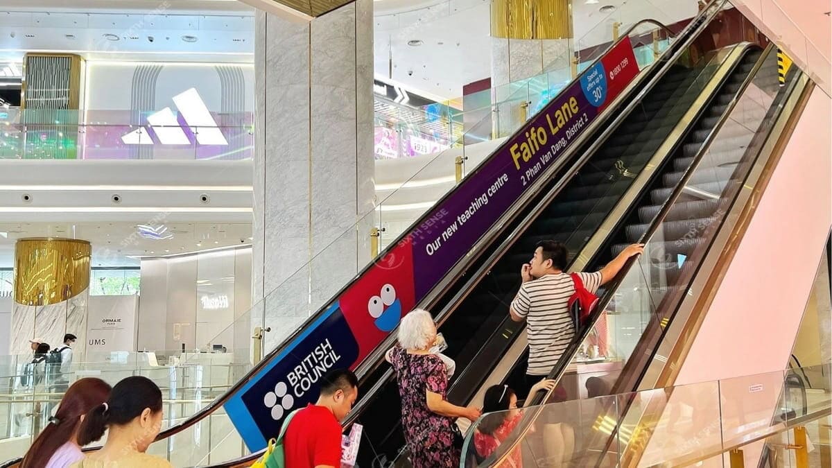 Báo Giá Quảng Cáo Thang Cuốn Mới Nhất 2026