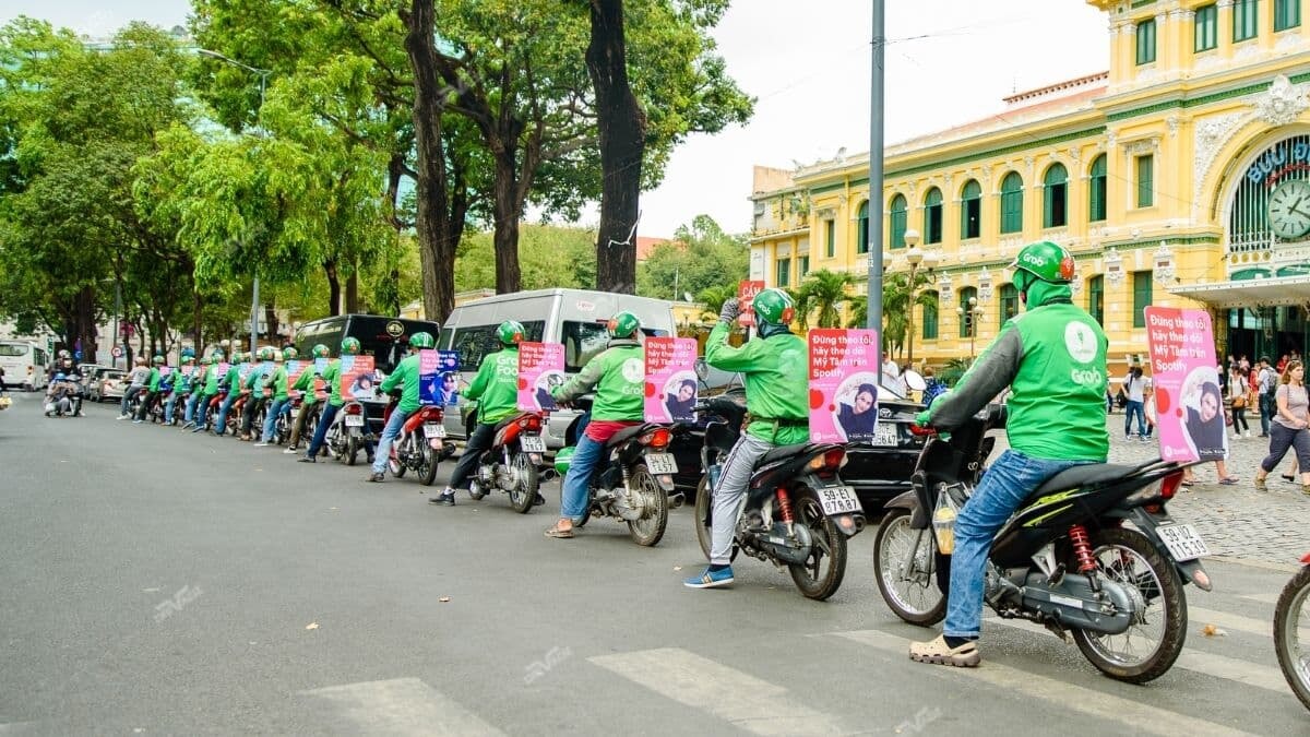 Quảng Cáo Trên Xe GrabBike Là Gì? 