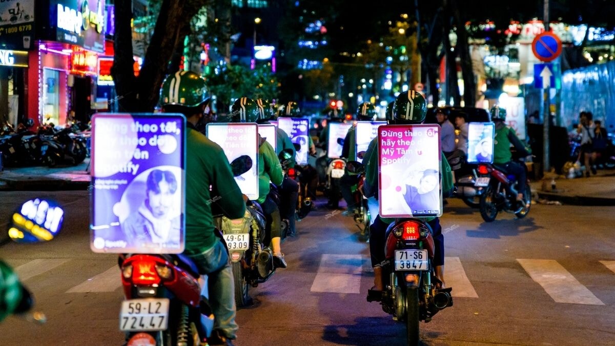 Báo Giá Quảng Cáo Trên Xe Máy Grab 