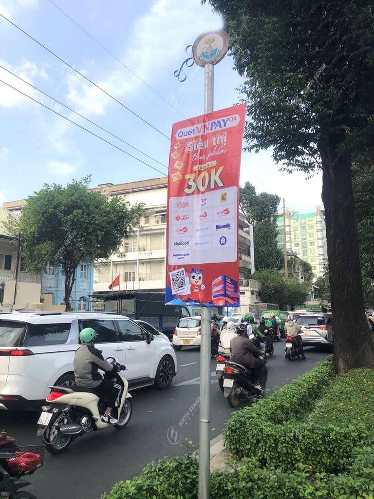 Vnpay Ruc Ro Xuong Pho Tren Bang Ron Quang Cao Tai Tphcm 2