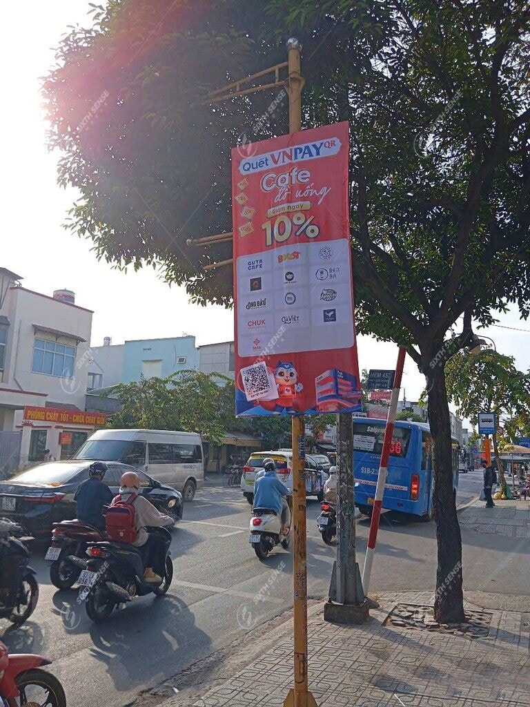 Vnpay Ruc Ro Xuong Pho Tren Bang Ron Quang Cao Tai Tphcm 4