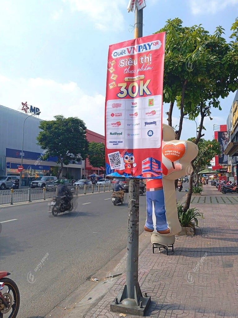 Vnpay Ruc Ro Xuong Pho Tren Bang Ron Quang Cao Tai Tphcm 6