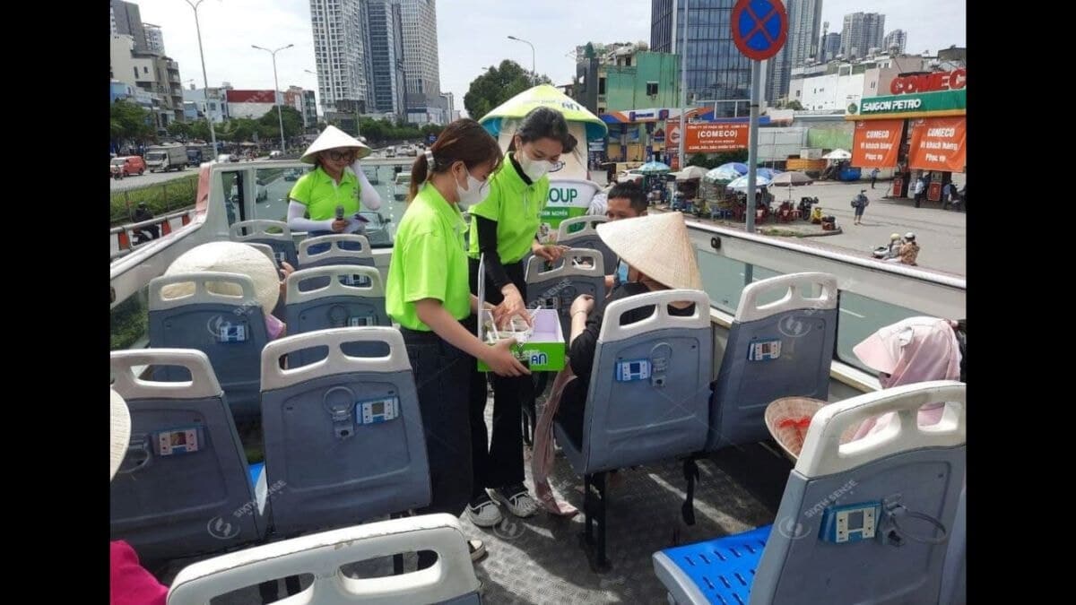 Roadshow Xe Buýt 2 Tầng Kết Hợp Activation Cho An Instant Food 2