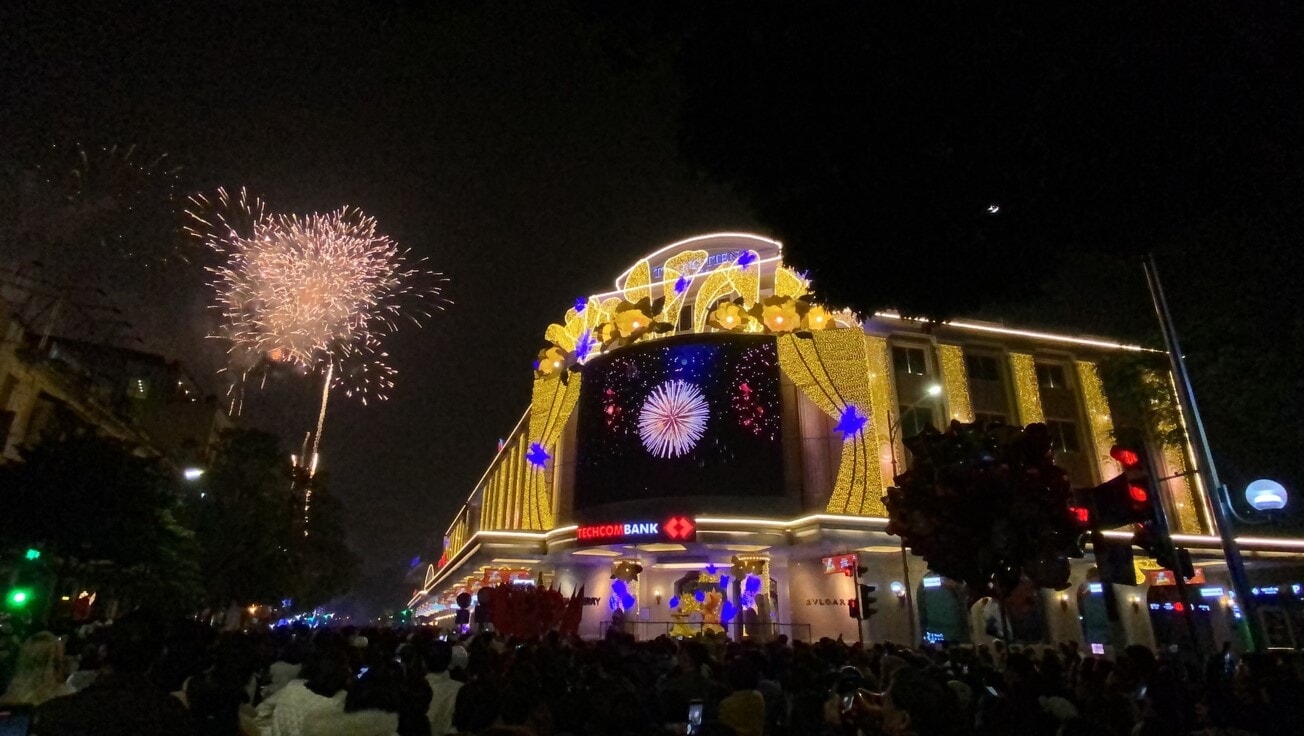 Led Trang Tien Plaza 4