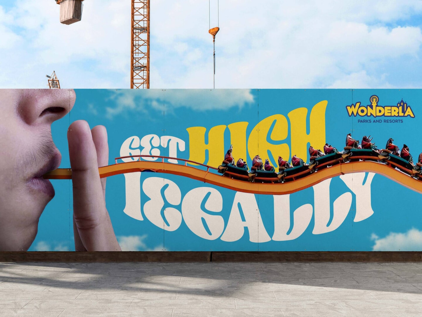 Biển quảng cáo ngoài trời của Wonderla gây ấn tượng với thiết kế sáng tạo: hình ảnh một người đang “thổi” đường ray tàu lượn