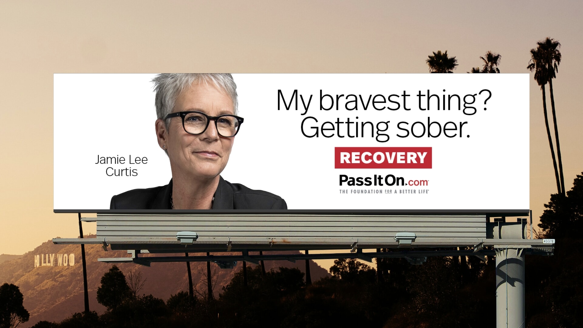 Biển quảng cáo ngoài trời Jamie Lee Curtis với câu quote hay