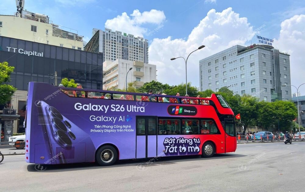 Roadshow Xe Bus 2 Tang Quang Ba Samsung Galaxy S26 Ultra Tai Tp Hcm 5