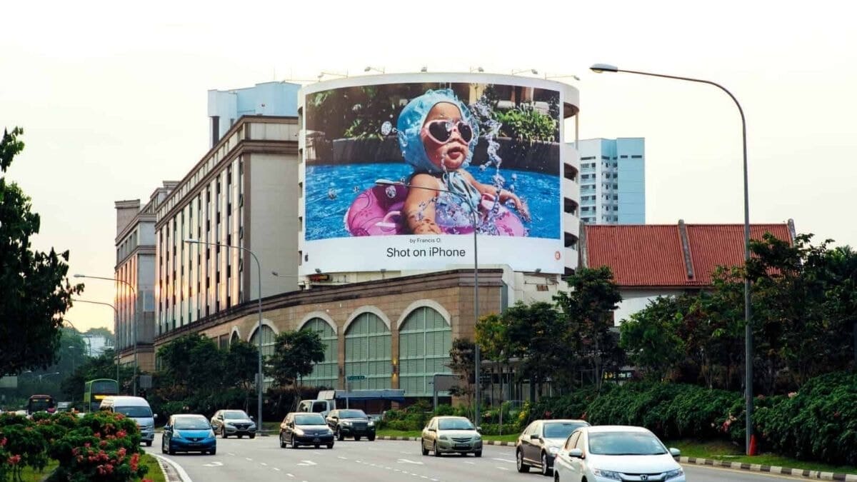 Biển Quảng Cáo Ngoài Trời Hiển Thị 24/7