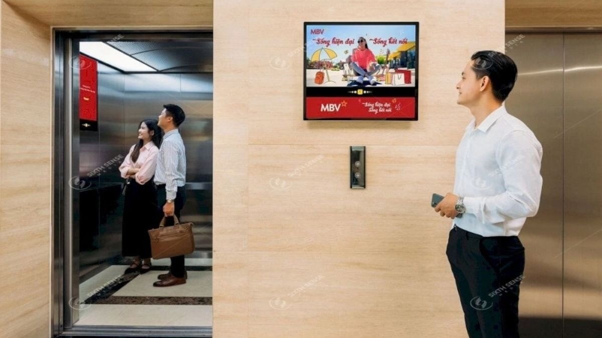 Các Hình Thức Quảng Cáo Màn Hình LCD- LCD Treo Tường