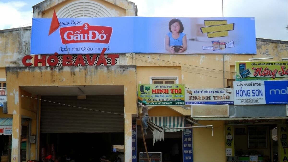 Ngành Hàng Nào Phù Hợp Với Quảng Cáo Biển Chợ?