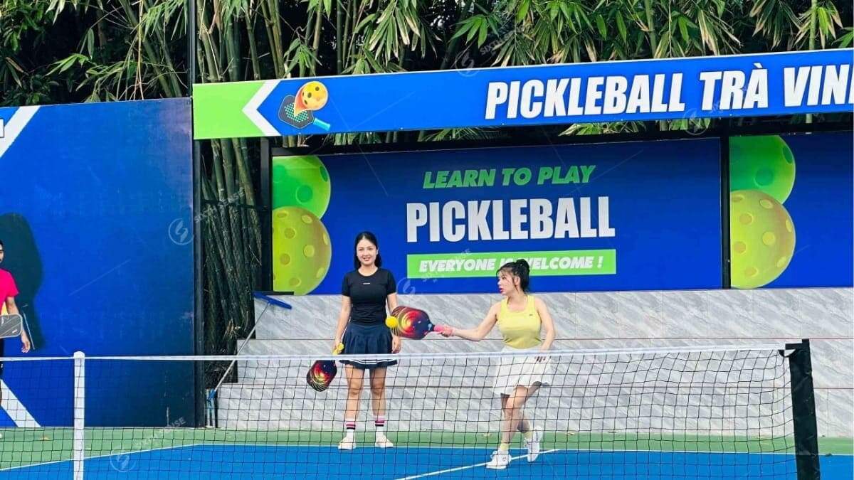 Các Hình Thức Quảng Cáo Trong Sân Pickleball- Banner Hàng Rào Và Branding Quanh Sân 3 