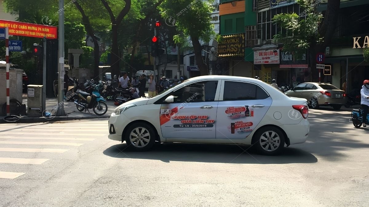 Quảng Cáo Trên Xe Ô Tô Cá Nhân (Grabcar, Becar) Là Gì?