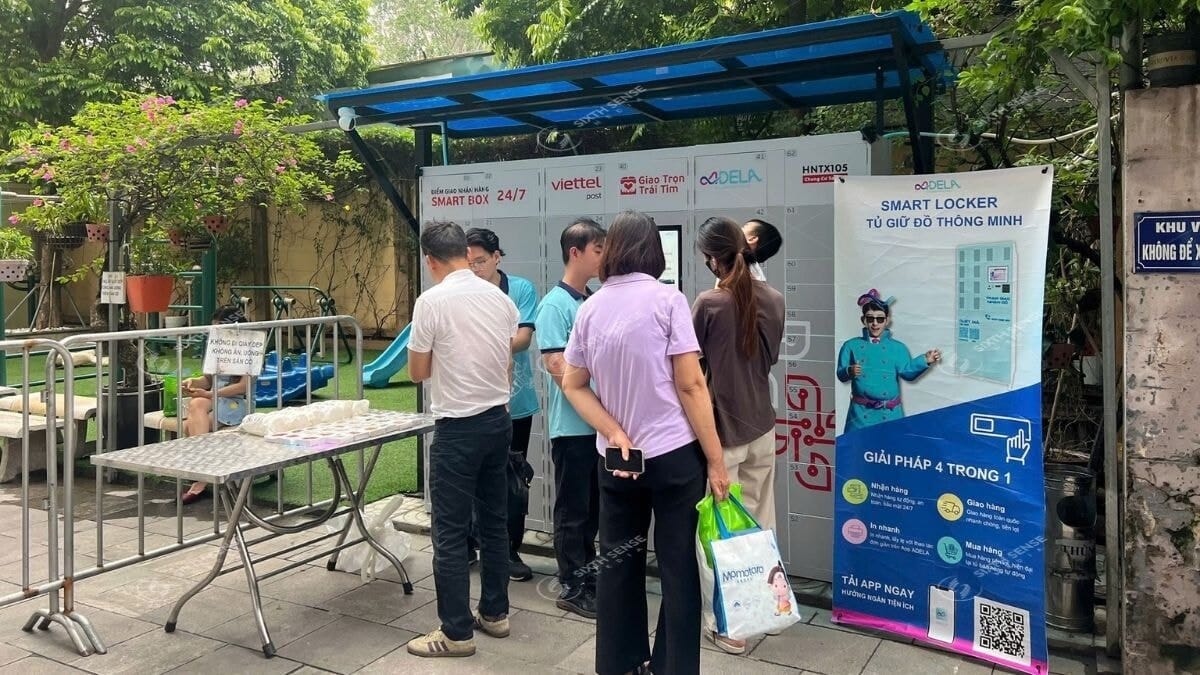 Các Hình Thức Quảng Cáo Trên Tủ Gửi Đồ- Trưng Bày Sản Phẩm, Brochure, Voucher Tại Khu Vực Nhận Hàng 