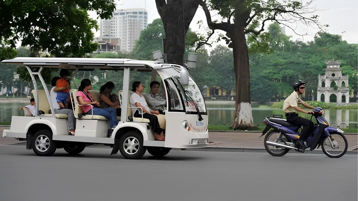 Lợi Ích Của Dịch Vụ Quảng Cáo Trên Xe Ô Tô Điện
