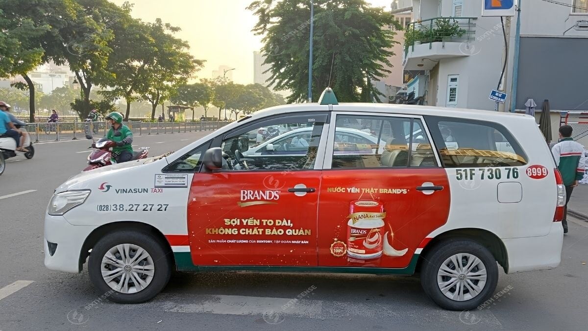 Các Hình Thức Quảng Cáo Taxi- Dán Quảng Cáo 4 Cánh Cửa 